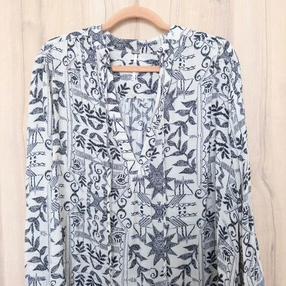 Free People Mia Tunic Top Small White Black Long Sleeve Aztec Boho Peasant Flowy - Picture 3 of 9
